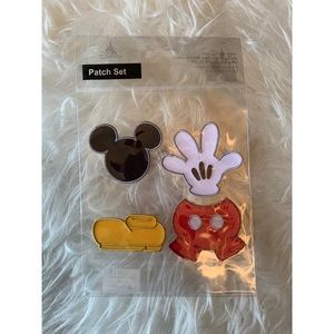 NEW! Disney Park Mickey 4piece Iron Patch Set